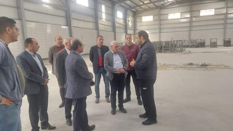 محافظ بورسعيد يتفقد مصنع إنتاج الأعلاف