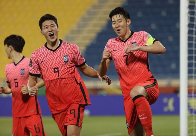 كوريا ترد بقوة...سونج يسجل هدفين في مرمي غانا