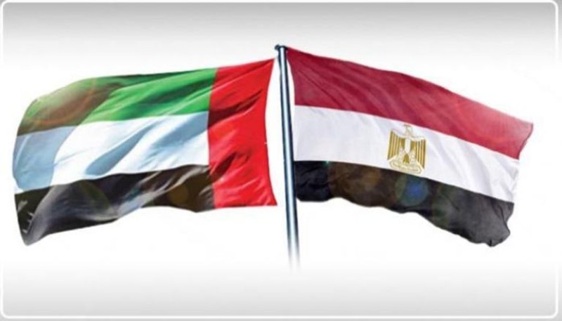 رئيس الإمارات يمنح سفير مصر وسام الاستقلال من الطبقة الأولى