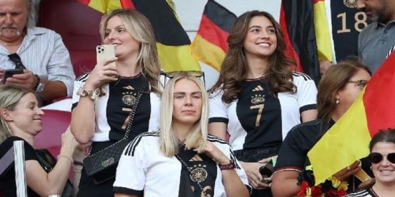 نجوم منتخب ألمانيا يستدعون زوجاتهم لمونديال قطر