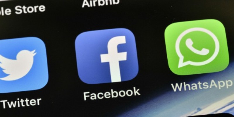 حقيقة مواقع وأكواد اختراق فيسبوك وواتساب