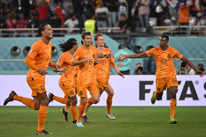 باي باي أمريكا .. هولندا تقصي ”الكاوبوي” من كأس العالم