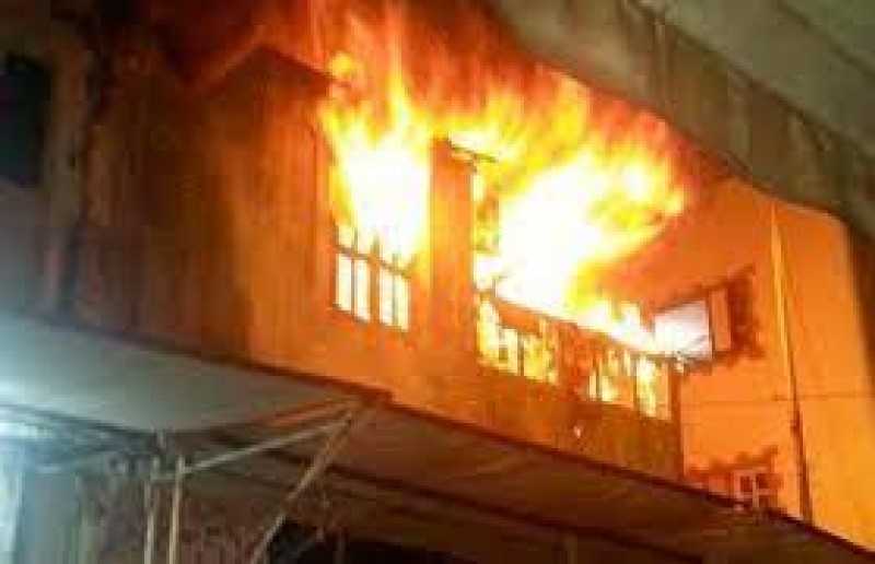 نشوب حريق بفرن بلدي شقة سكنية ارشفيه
