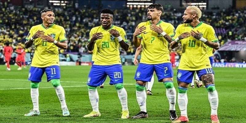 لاعبو البرازيل يبهرون العالم بعشر طرق للاحتفال بالأهداف