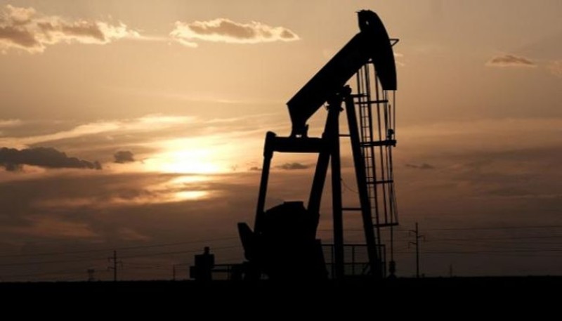خسائر جديدة .. النفط تحت مقصلة المخاوف
