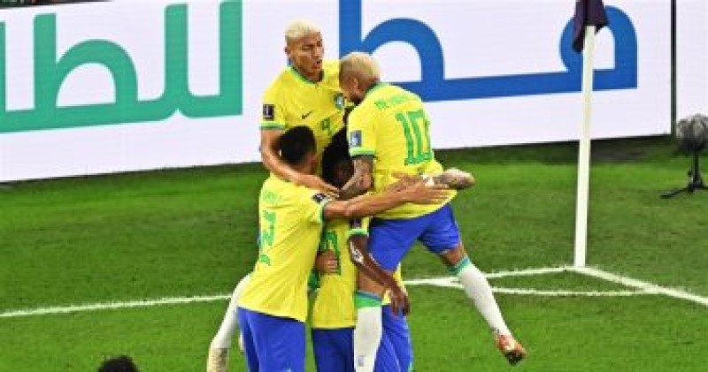 احتفال البرازيل بهدف نيمار