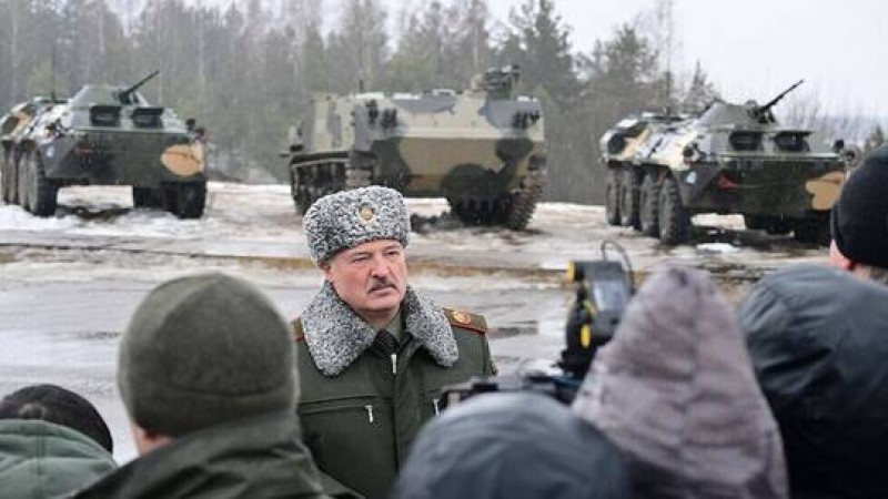 بيلاروسيا تجري اختبار جاهزية قتالية (لماذا؟)