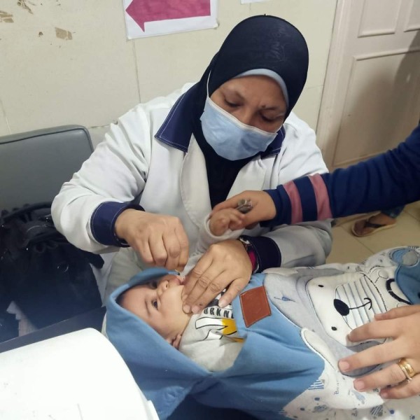 وكيل الصحة بالشرقية يتابع حملة التطعيم ضد شلل الأطفال بأبو كبير