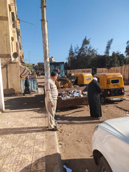 رفع كافة تراكمات القمامة بمدينة الحسينية في الشرقية