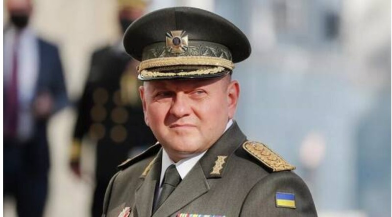 ضابط مخابرات أمريكي: واشنطن تستعد لاستبدال الرئيس الأوكراني بالقائد العام