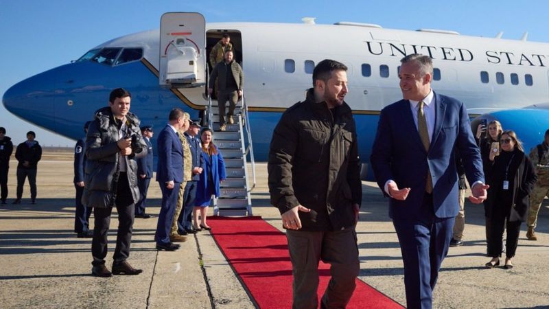 «سرية و تخطيط».. اوكرانيا تم تأمين رحلة زيلينسكي من كييف لواشنطن