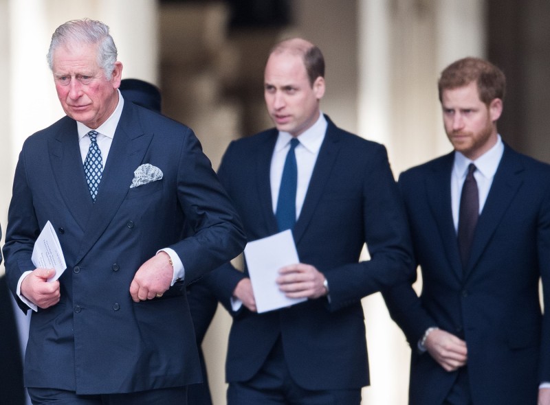 الأمير هاري يتودد للعائلة المالكة من جديد..لماذا؟