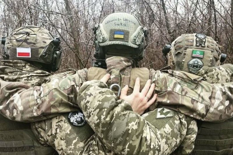 عناصر من الجيش الأوكراني 