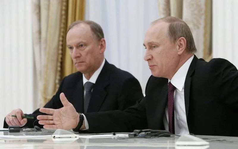 الرئيس الروسي و الأمين العام لمجلس الأمن الروسي 