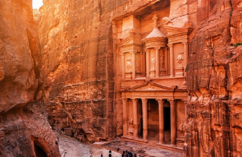 المدينة الوردية بالأردن.. ”البتراء” تتجاوز أزمة كورونا | صور