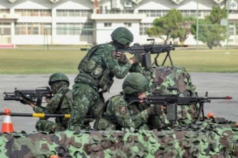 تايوان تخطط لضم النساء للجيش في ظل توتر الأوضاع مع الصين