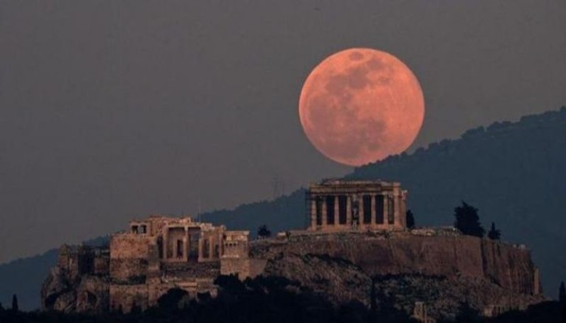 منذ ألف عام.. القمر يصل لأقرب نقطة من الأرض