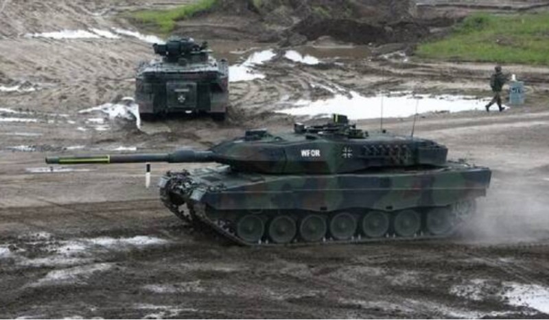 وزير الدفاع الألماني يكشف موعد تسليم دبابات ليوبارد لكييف