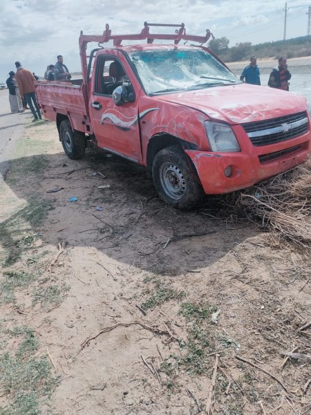 جانب من سقوط سيارة ربع نقل بترعة ناصر في البحيرة 