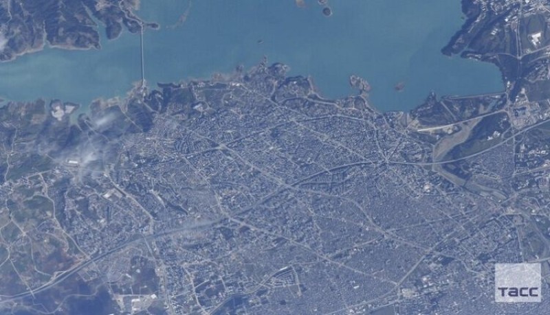 بصورة من الفضاء.. روسي يكشف حجم الدمار بمدينة أضنة التركية