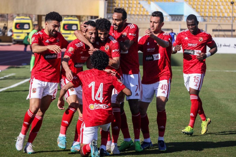 الأهلي يفوز على أسوان بثلاثية وينفرد بصدارة الدوري المصري