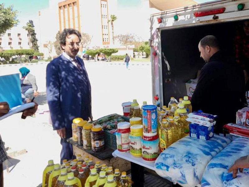 جامعة طنطا تستقبل أولى المنافذ المتنقلة لبيع السلع الغذائية بأسعار مخفضة للطلاب