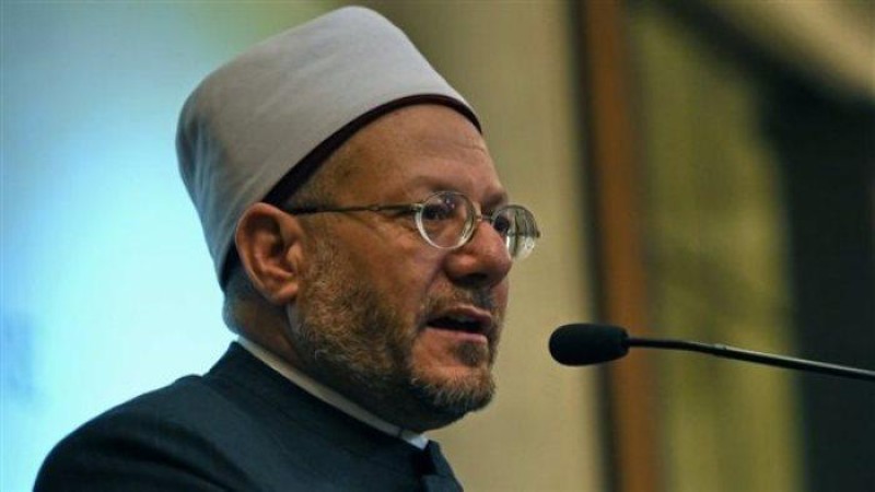 شوقي علام يحذر من عقوق الوالدين: عقوبته معجلة في الدنيا ومانع من دخول الجنة