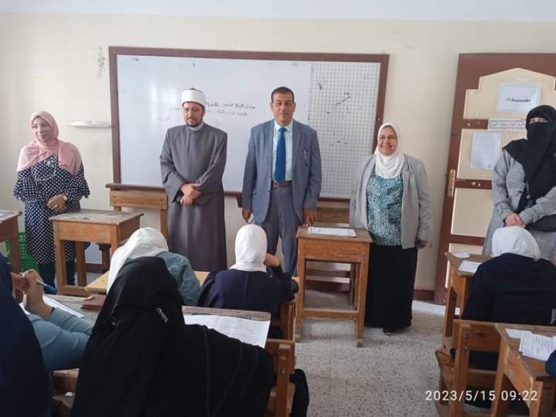 رئيس منطقة الأزهر التعليمية بالإسكندرية يتفقد سير امتحانات معهد القراءات