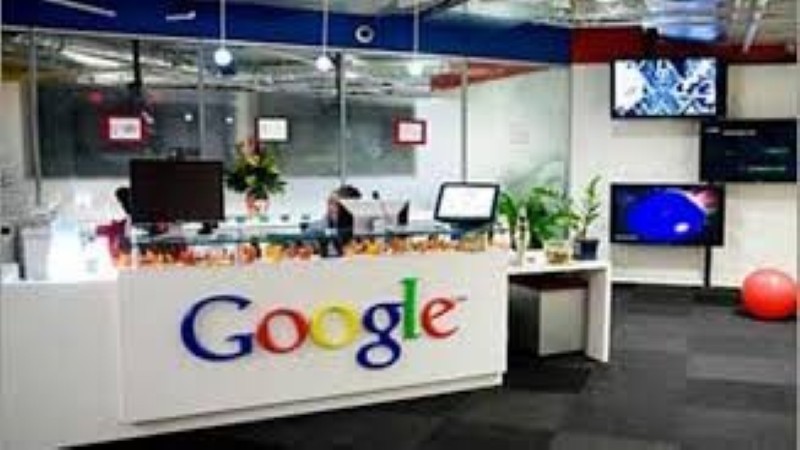 موظفو جوجل يهددون الشركة بالرحيل بسبب منع العمل من المنزل