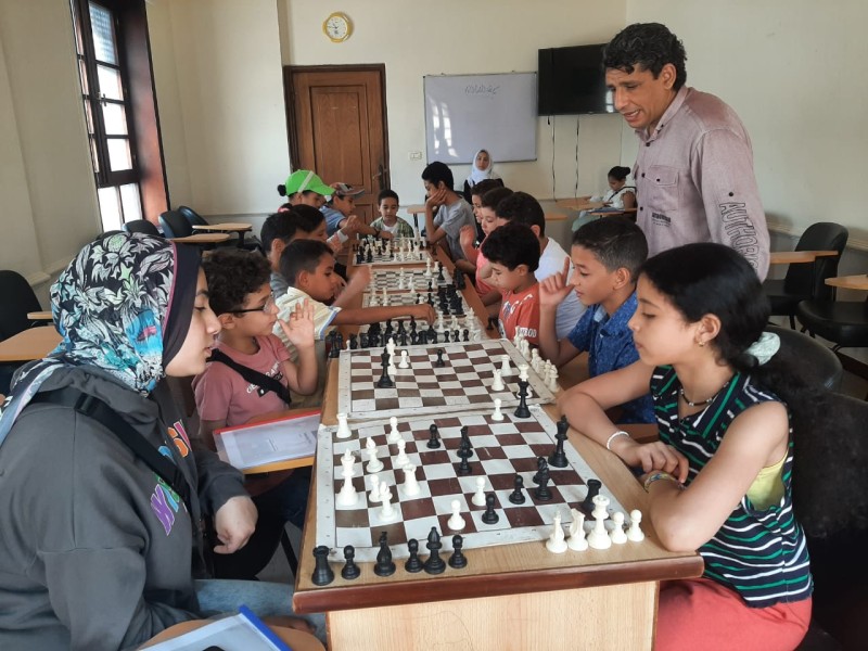 مكتبة دمنهور تدشن دورة لتعليم الشطرنج | صور