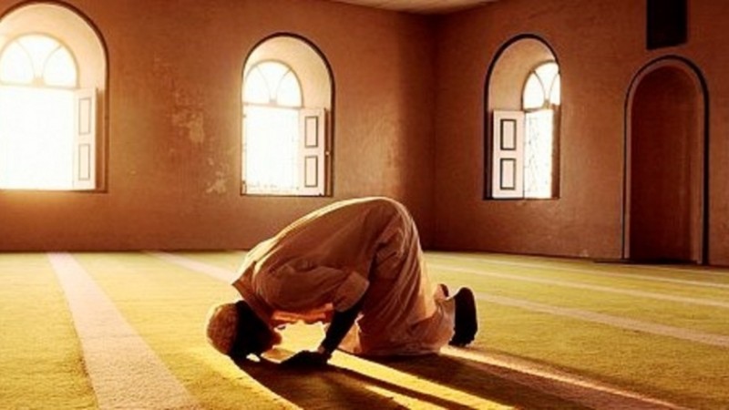 الإفتاء توضح.. حالة واحدة تسقط فيها الصلاة عن المسلم