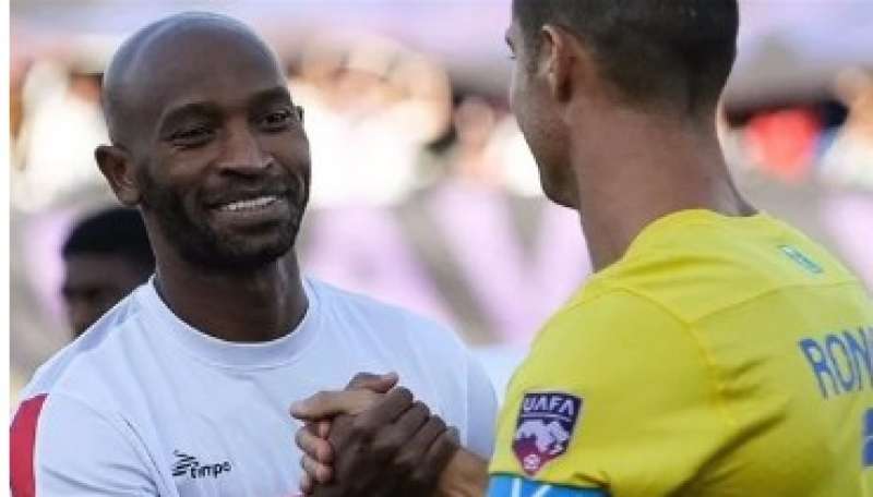 بعد نهاية مباراة الزمالك والنصر .. شيكابالا يحصل على قميص رونالدو
