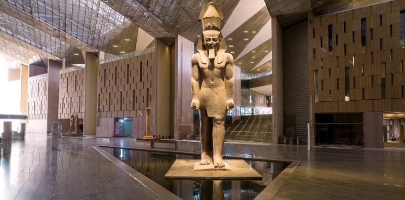 العمل بالمتحف المصري الكبير.. وزير السياحة يتابع آخر المستجدات