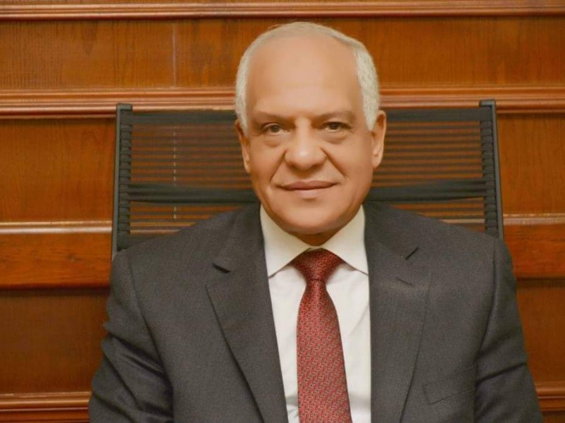 راشد يصدر قرار بأقالة رئيس مدينة أبو النمرس 