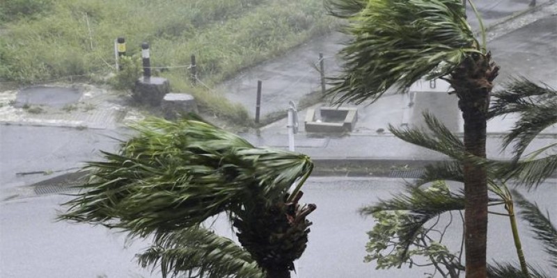 فيضانات خطرة .. الإعصار هيلاري يهدد الولايات المتحدة