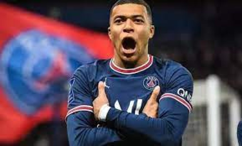 نجم فرنسا يواصل التألق.. مبابي يقترب من إنجاز تاريخي