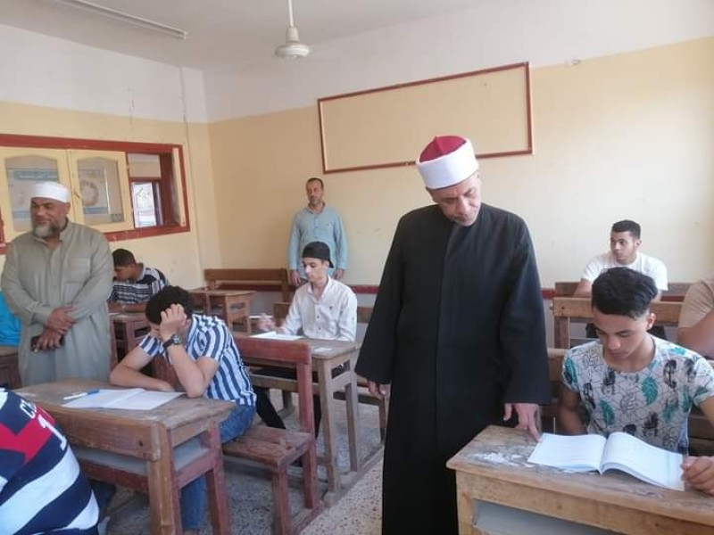 ”خليل” يتابع امتحانات الدور الثاني للثانوية الأزهرية بلجان كفر سعد