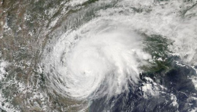إجلاء 34 إماراتيا من فلوريدا والمدن المجاورة تحسبا لإعصار ”إداليا”