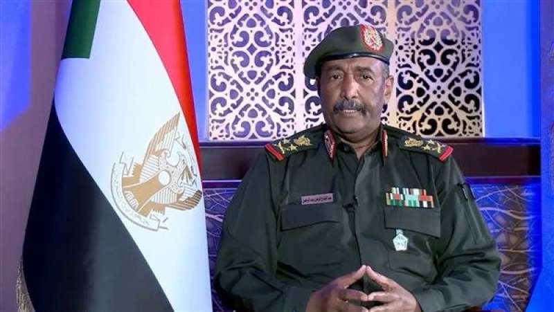 القائد العام للقوات المسلحة بالسودان يجدد حرص الحكومة على السلام