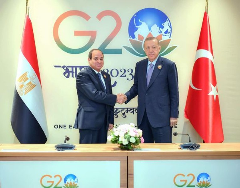 جانب من لقاء الرئيسين عبد الفتاح السيسي والرئيس التركي 