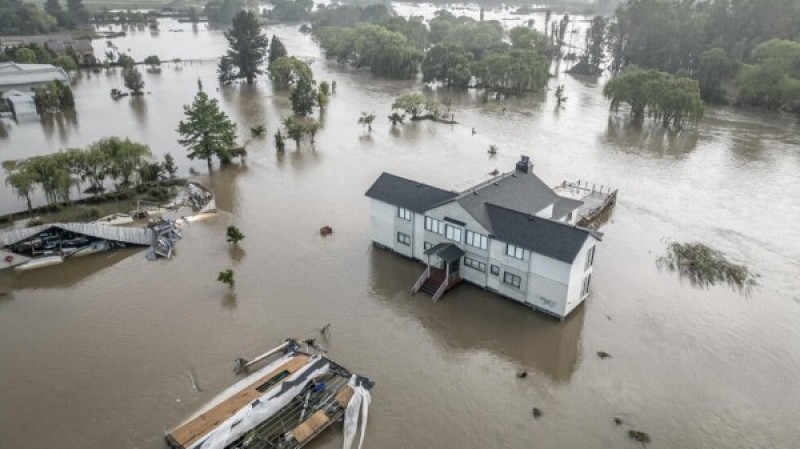 جفاف وفيضانات.. العلماء يحذرون من كوارث طبيعية في هذه المناطق