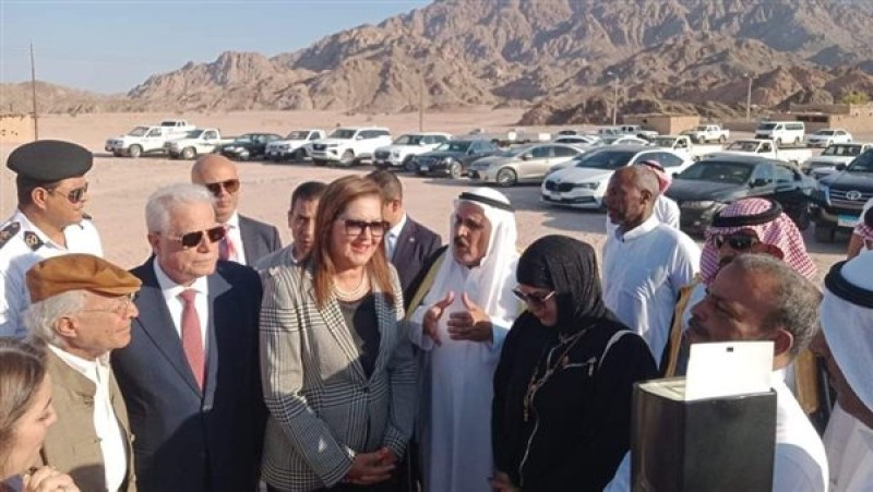 افتتحت وزيرة التخطيط أعمال تطوير التجمع البدوي ”منحر الناقة”” صور ”