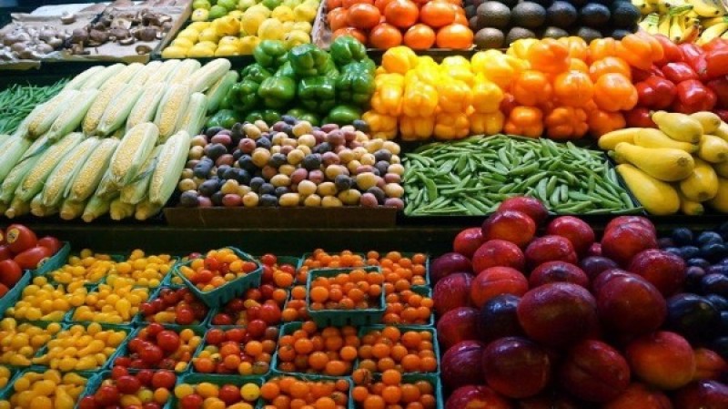 أسعار الخضراوات والفاكهة بالأسواق اليوم الخميس