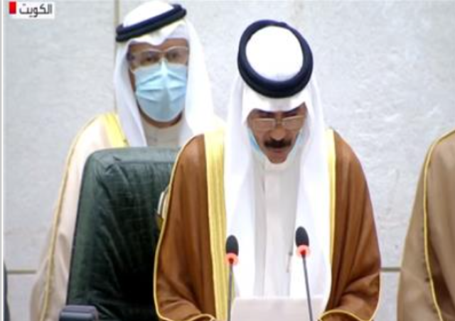 بكاء أمير الكويت الجديد 