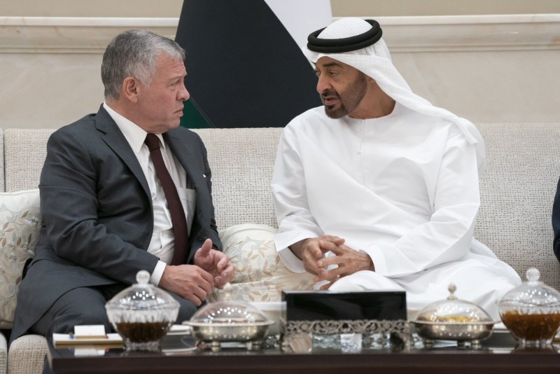 العاهل الأردني الملك عبدالله الثاني والشيخ محمد بن زايد آل نهيان رئيس دولة الإمارات العربية المتحدة