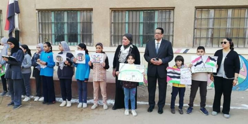 تنكيس العلم المصري والوقوف دقيقة حداد على روح شهداء فلسطين بجميع مدارس الغربية