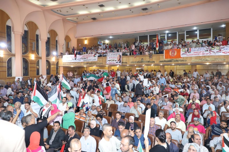 وقفة احتجاجية لعمال مصر تضامنا مع الشعب الفلسطينى.. صور