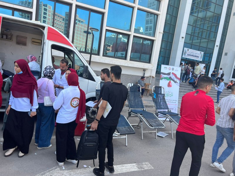 جانب من الحملة للتبرع بالدم لصالح أهالي غزة
