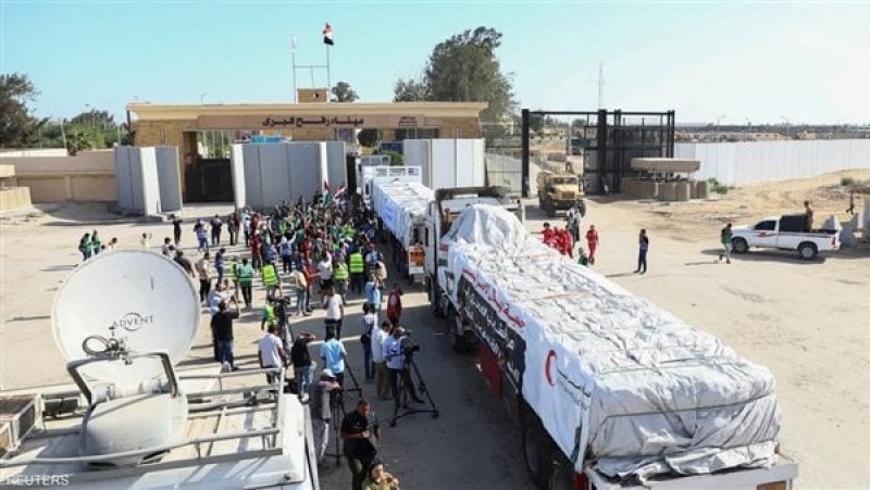 الهلال الأحمر الفلسطيني: استلمنا 20 شاحنة محملة بالمستلزمات الطبية والغذاء من مصر