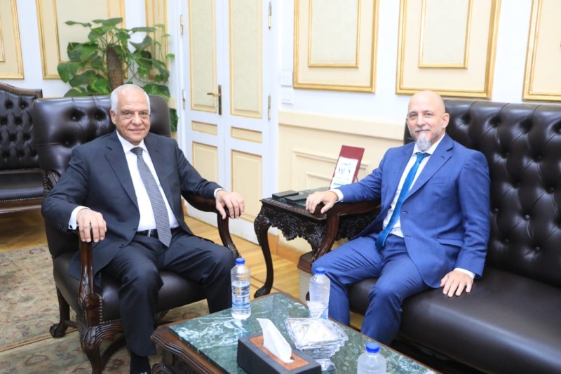 محافظ الجيزة يلتقي سفير الأرجنتين في مصر